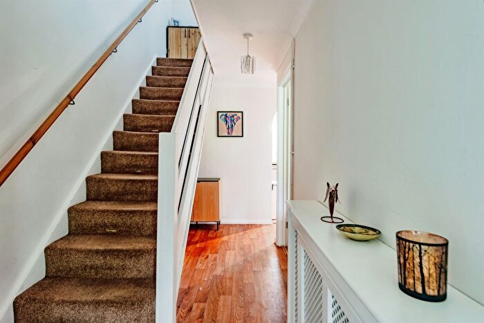3 Bedroom End Of Terrace House For Sale In Kingsley Road, Crawley, RH11