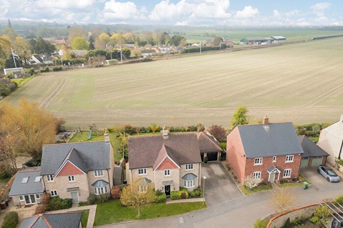 4 Bedroom Detached House For Sale In Brind Close, Steventon, OX13