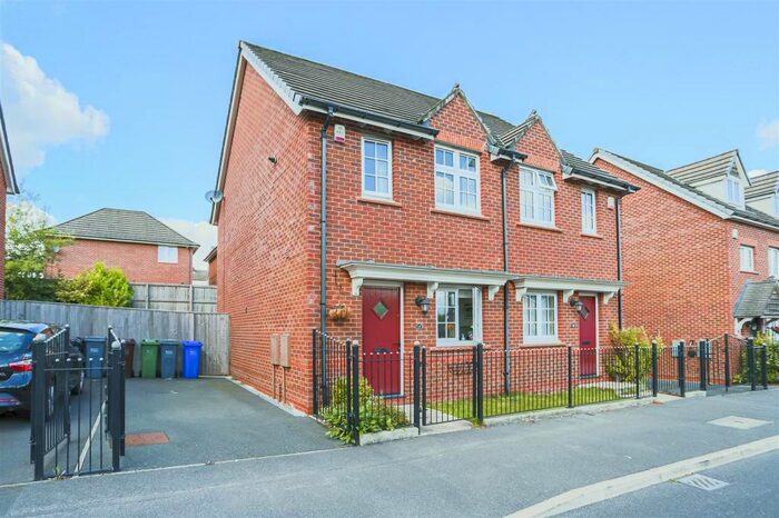 2 Bedroom Semi-Detached House To Rent In Faversham Street, Manchester, M40