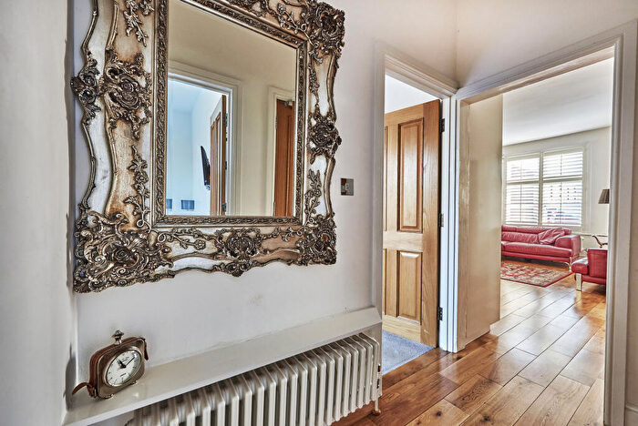 2 Bedroom Apartment To Rent In Beaconsfield Road, St Albans, Hertfordshire, AL1