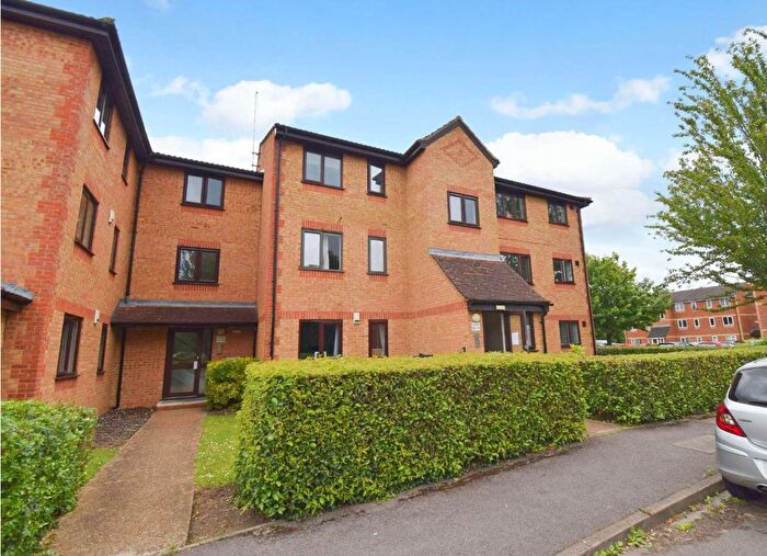 1 Bedroom Flat To Rent In Walpole Road, Cippenham, Berkshire, SL1