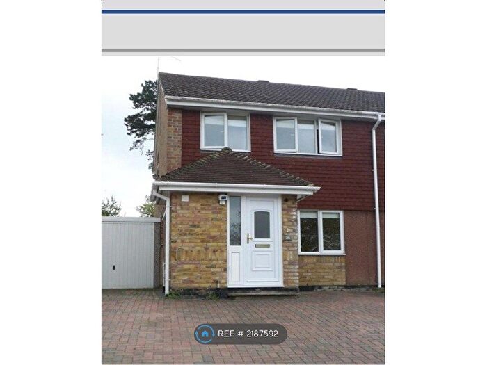 3 Bedroom Semi-Detached House To Rent In Cherwell Close, Tonbridge, TN10