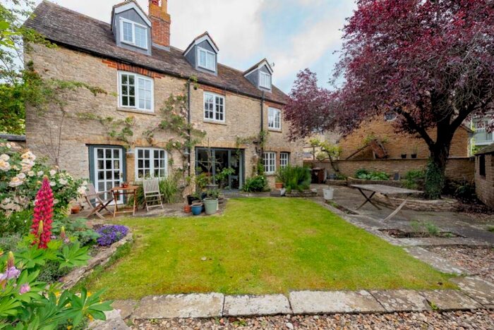 4 Bedroom Detached House To Rent In Mill Street, Islip, Kidlington, Oxfordshire, OX5
