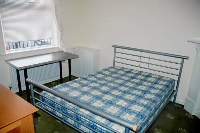 3 Bedroom Flat To Rent In Parkfield Street, Manchester, M14