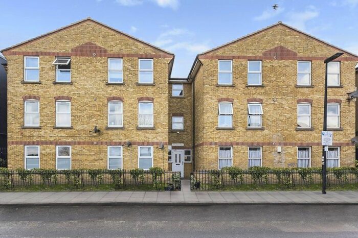 1 Bedroom Flat To Rent In St. Leonards Street, E3