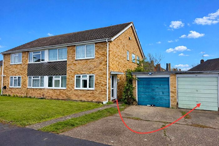 2 Bedroom Flat For Sale In Hartford Road, Epsom, KT19