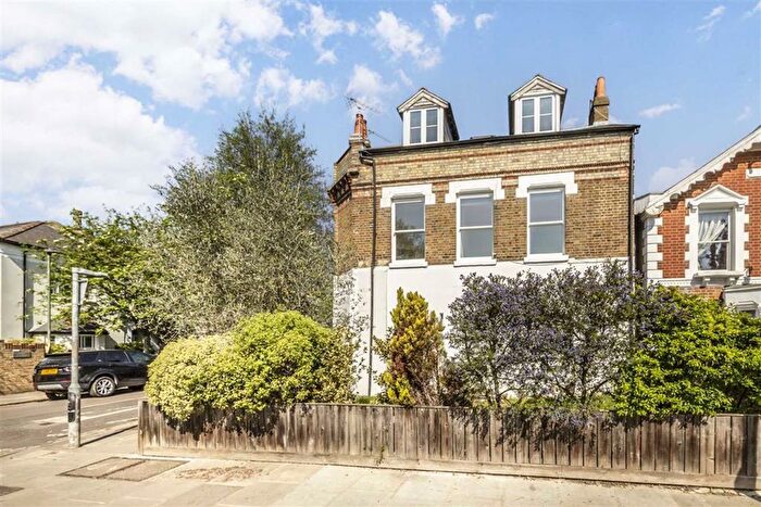 2 Bedroom Flat To Rent In Church Road, Teddington, TW11