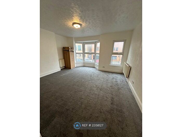 2 Bedroom Flat To Rent In Windsor Road, Slough, SL1