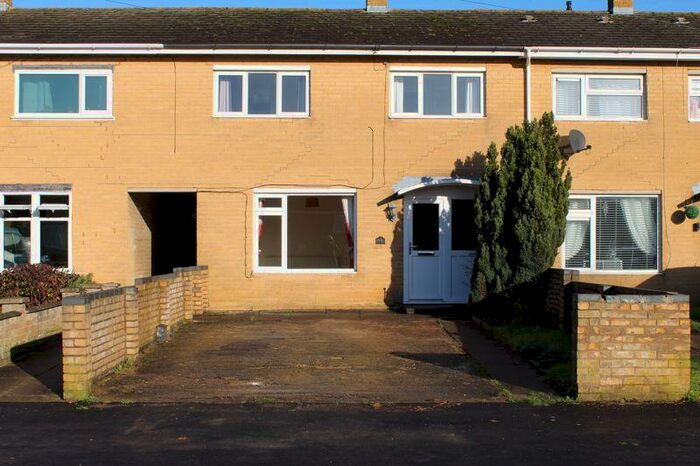 3 Bedroom Terraced House To Rent In Bedroom Family Home, OX14
