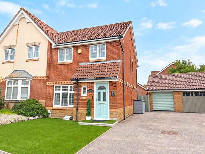 3 Bedroom Semi-detached House For Sale In Samoa Way, Eastbourne, BN23