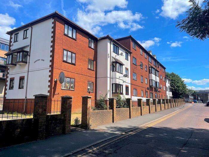 1 Bedroom Flat To Rent In Harts Lane, Barking, IG11