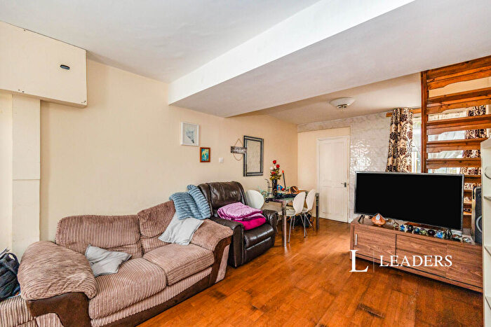 2 Bedroom Terraced House To Rent In St Stephen's Road, PO2