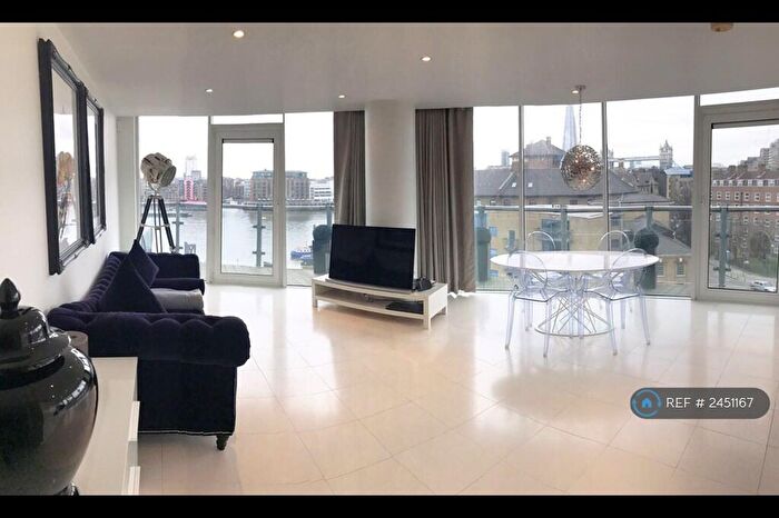 2 Bedroom Flat To Rent In Wapping High Street, London, E1W