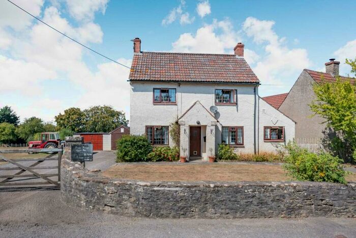 3 Bedroom Farm House For Sale In Near Frome, BA11
