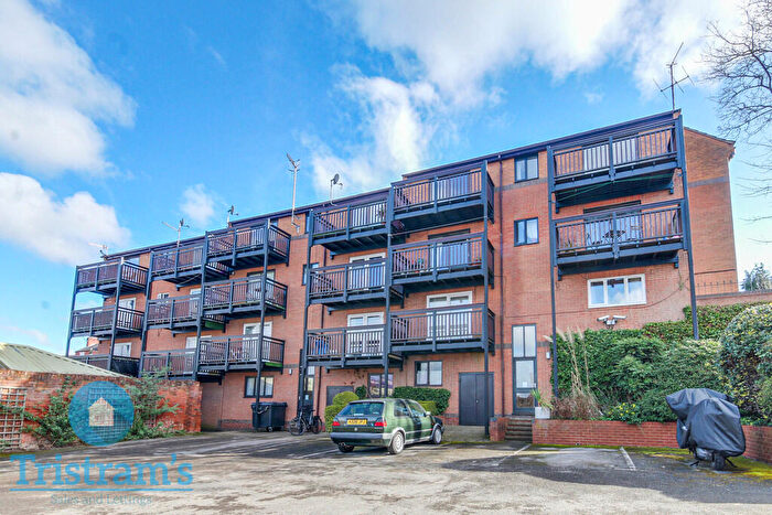 2 Bedroom Apartment To Rent In Greenbank Court, Nottingham, NG5