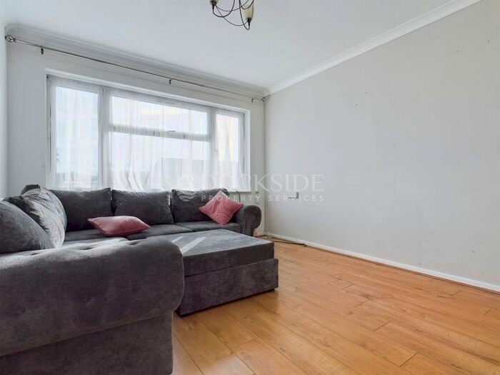 1 Bedroom Flat To Rent In Glenwood Close, Chatham, ME5