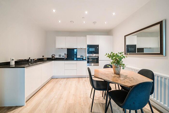 1 Bedroom Flat For Sale In Lakeside Drive, London, NW10