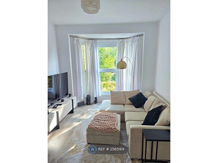 2 Bedroom Flat To Rent In Bean Road, Greenhithe, DA9