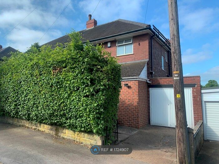 3 Bedroom Semi-Detached House To Rent In Holdings Road, Sheffield, S2