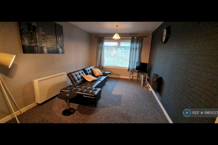 2 Bedroom Maisonette To Rent In Kerse Road, Grangemouth, FK3
