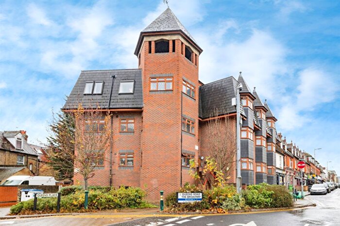 1 Bedroom Flat For Sale In Queens Road, Watford, WD17