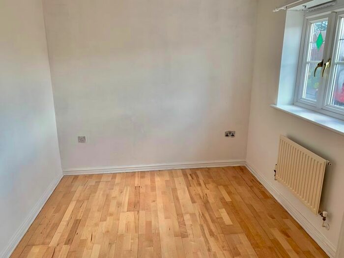 4 Bedroom Detached House For Sale In Parc Penscynnor, Cilfrew, Neath, SA10