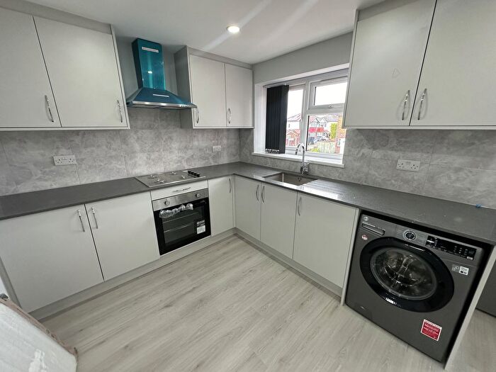 3 Bedroom Maisonette To Rent In Star Road, Uxbridge, Greater London, UB10