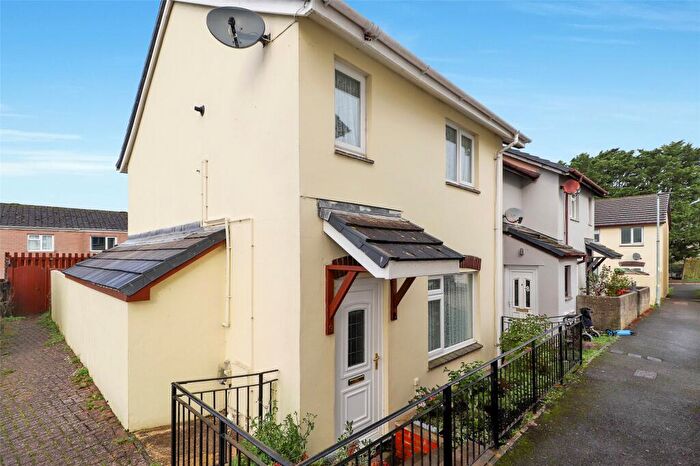 3 Bedroom End Of Terrace House For Sale In Hawthorn Park, Bideford, Devon, EX39