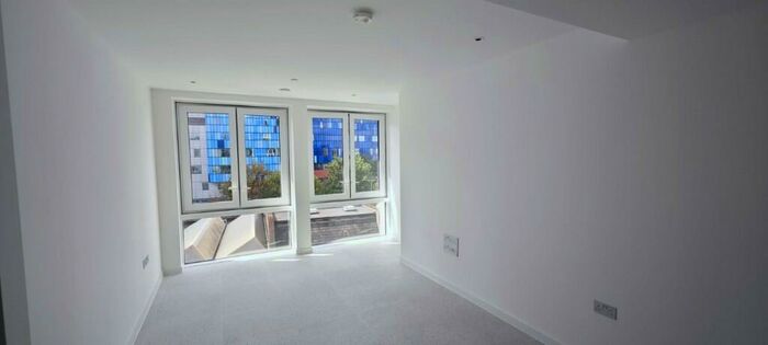 1 Bedroom Flat To Rent In Cendal Crescent, London, E1