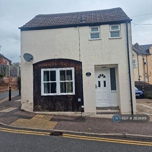 2 Bedroom Detached House To Rent In Lumsden Terrace, Chatham, ME4