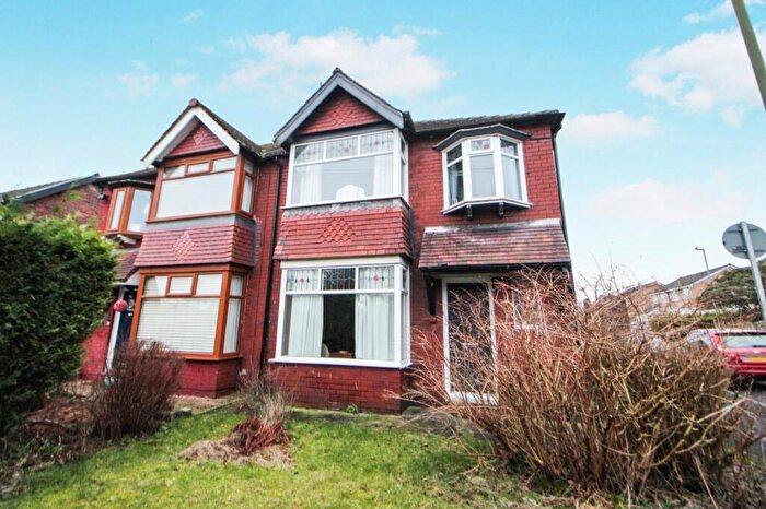 3 Bedroom Semi Detached House For Sale In Stalybridge Road, Mottram, Hyde, Greater Manchester, SK14
