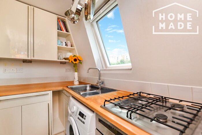 1 Bedroom Flat To Rent In Portobello Road, Notting Hill, W10