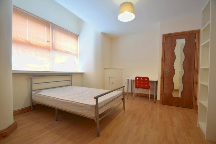 10 Bedroom Terraced House To Rent In Woodville Road, Cathays, CF24