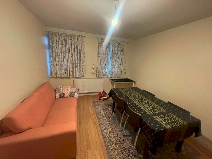 1 Bedroom Flat To Rent In Eastcote Lane, Harrow, Greater London, HA2