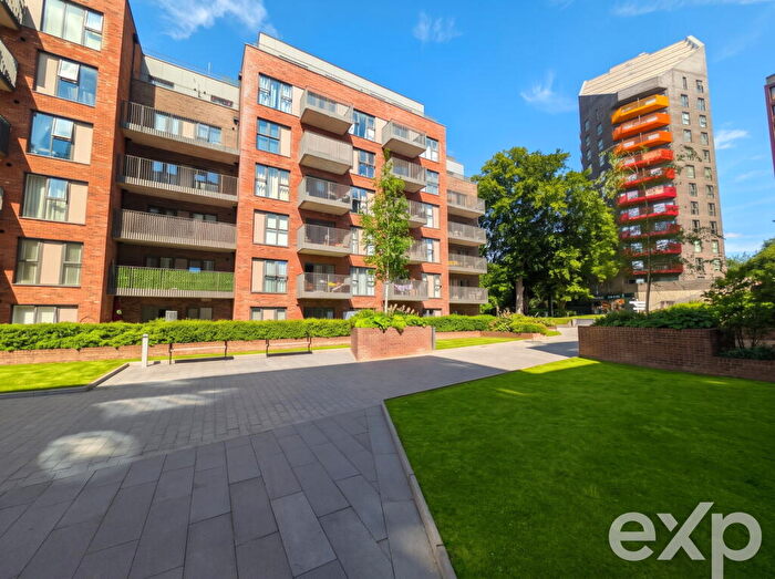 2 Bedroom Apartment For Sale In Rosalind Drive, Maidstone, Kent, ME14