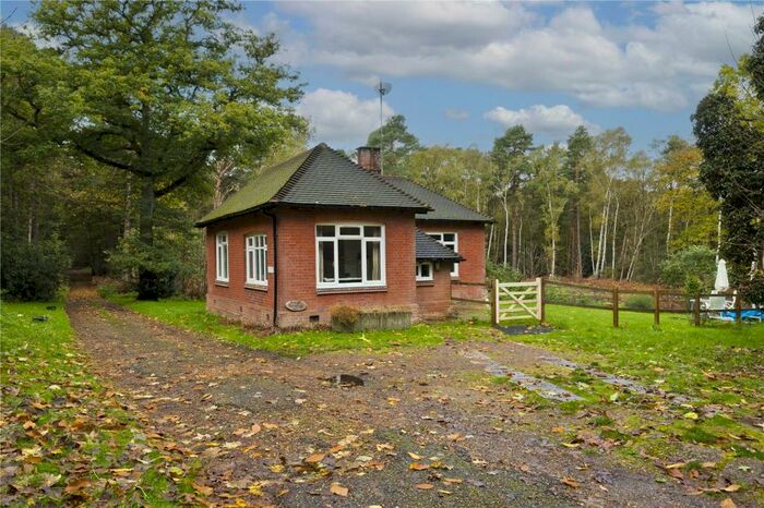 2 Bedroom Detached House To Rent In Pyrford Common Road, Woking, GU22