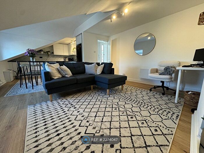 1 Bedroom Flat To Rent In Market Street, Wirral, CH47