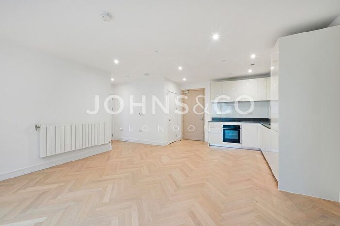 1 Bedroom Flat To Rent In Cobham House, Kidbrooke Village, SE3