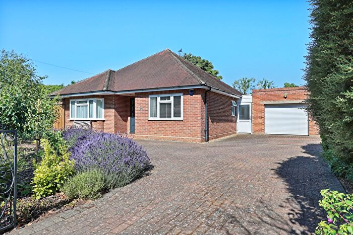 3 Bedroom Detached Bungalow For Sale In Home Close, Histon, CB24