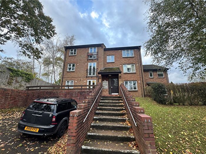 2 Bedroom Flat To Rent In Wych Hill Park, Woking, Surrey, GU22