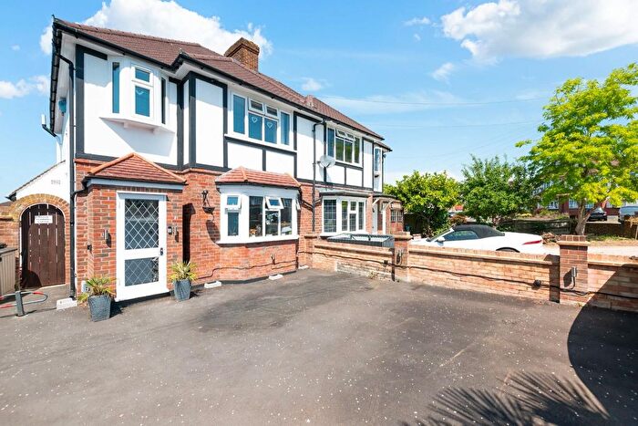 3 Bedroom Semi Detached House For Sale In Thorndon Gardens, Stoneleigh, KT19