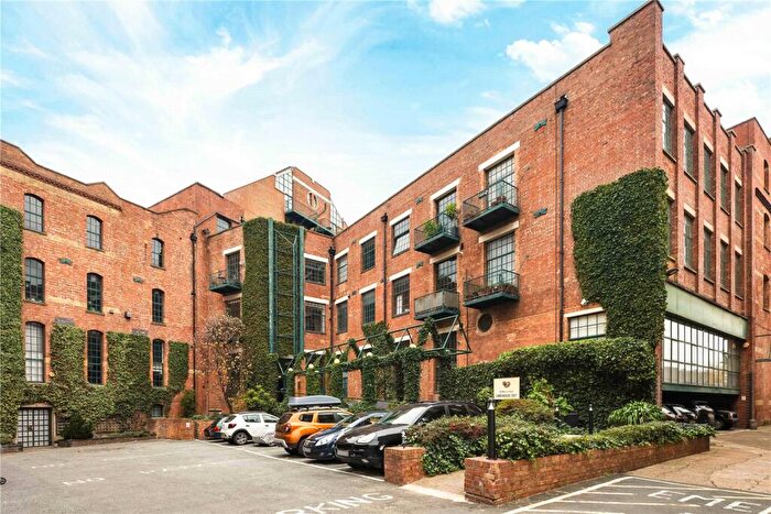 2 Bedroom Flat To Rent In Limehouse Cut, Morris Road, London, E14