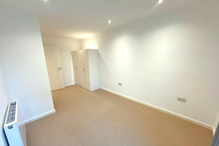 1 Bedroom Flat To Rent In Addlestone, Surrey, KT15