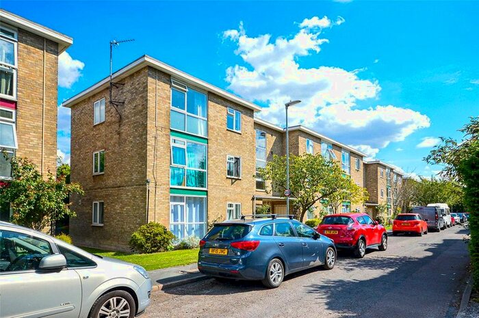 2 Bedroom Flat To Rent In Lilac Court, Cambridge, CB1