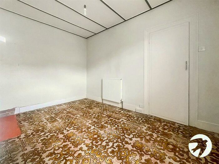 3 Bedroom House To Rent In Dale Street, Chatham, Kent, ME4