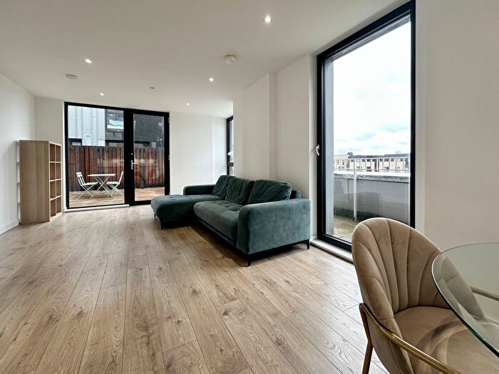 3 Bedroom Flat To Rent In Forrester Way, London, E15