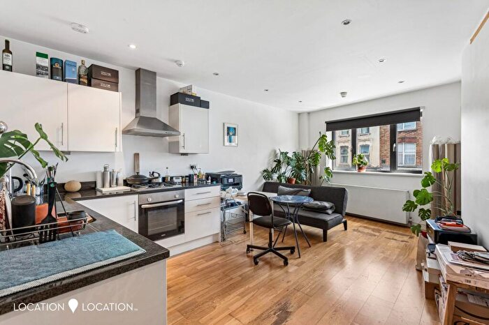 1 Bedroom Flat To Rent In Stoke Newington High Street, London, N16