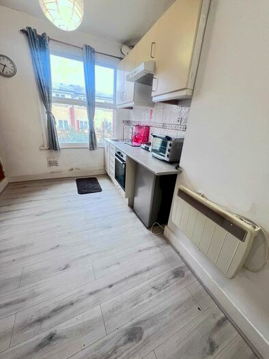 Studio To Rent In London, N16