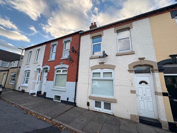 4 Bedroom House To Rent In Essex Street, Northampton, NN2