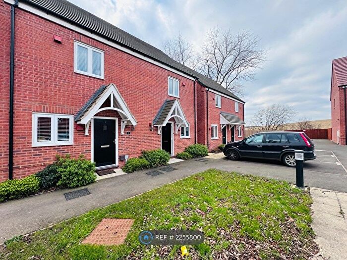 3 Bedroom Semi-Detached House To Rent In Burrows Way, Redhill, Nottingham, NG5